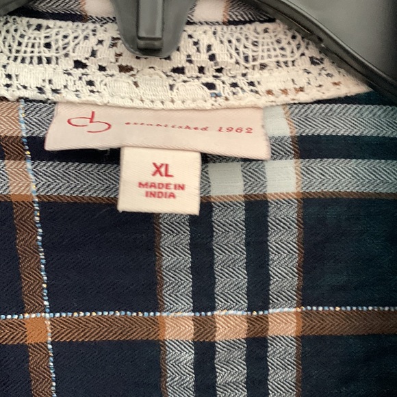 LIKE NEW PLAID FLANNEL - Picture 3 of 5